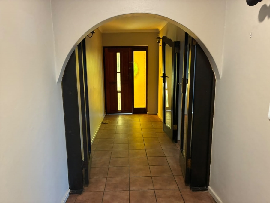 4 Bedroom Property for Sale in Fairy Glen Western Cape